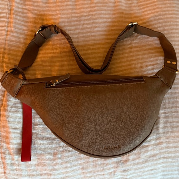 EUC Andar Tatum Bumbag in Taupe Togo 🐘♥️ - Picture 4 of 7